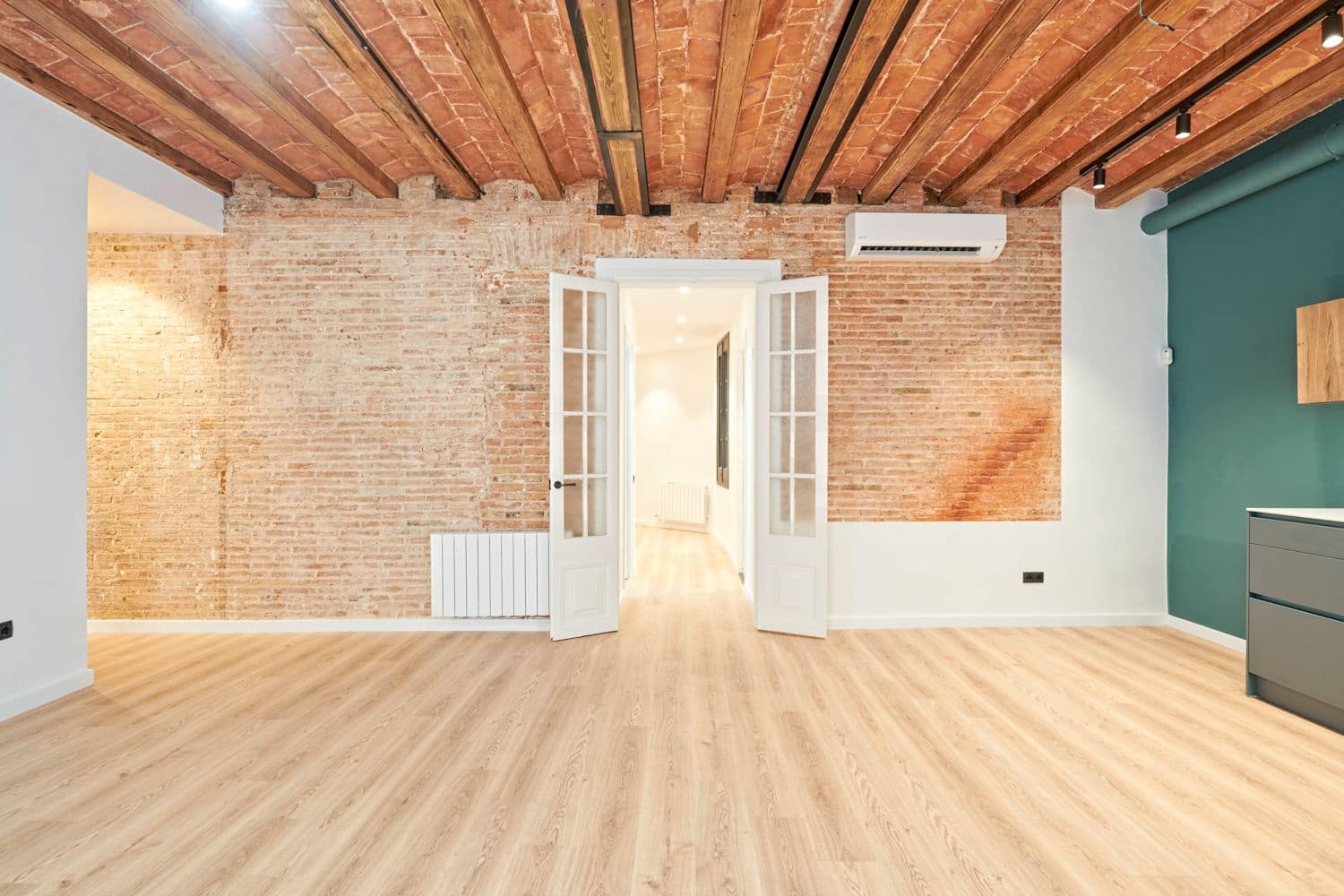 3 soverom Leilighet til leie i Barcelona by - € 1 790 (Ref: 9653324)