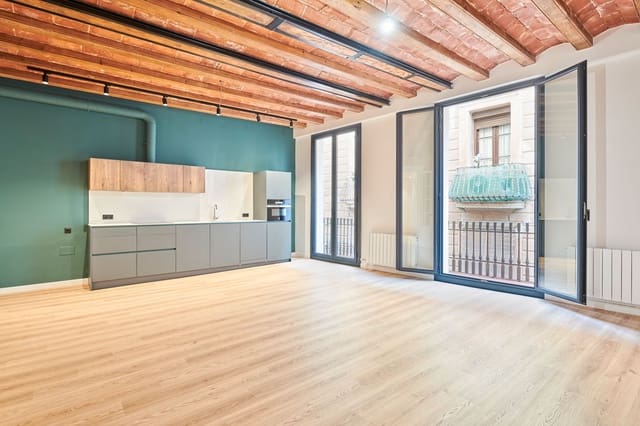 3 soverom Leilighet til leie i El Barri Gòtic, Barcelona by - € 1 790 (Ref: 9653324)