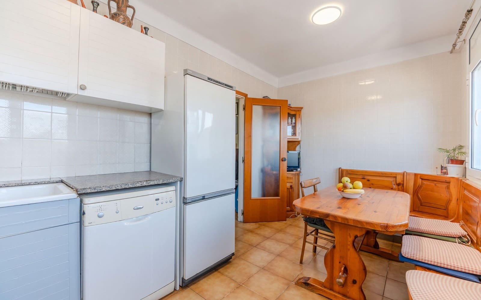 4 bedroom Semi-detached Villa for sale in Girona city with garage - € 557,000 (Ref: 9656508)