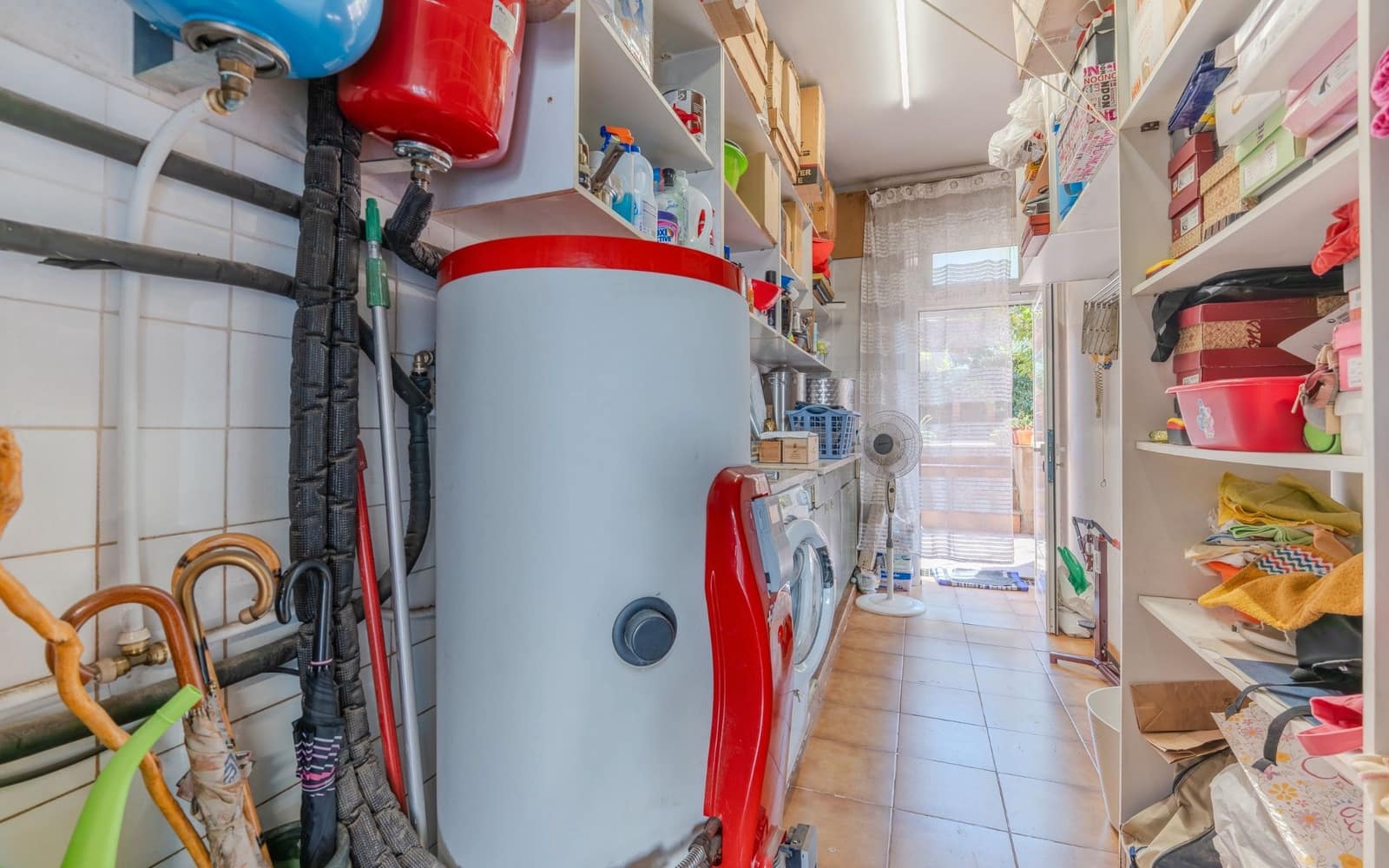 4 bedroom Semi-detached Villa for sale in Girona city with garage - € 557,000 (Ref: 9656508)