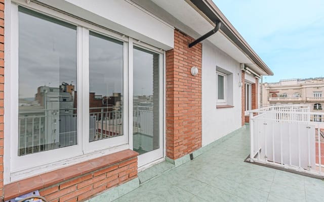 4 sovrum Takvåning till salu i La Sagrada Família, Barcelona stad - 680 000 € (Ref: 9657015)