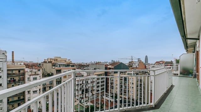 4 sovrum Takvåning till salu i La Sagrada Família, Barcelona stad - 680 000 € (Ref: 9657015)