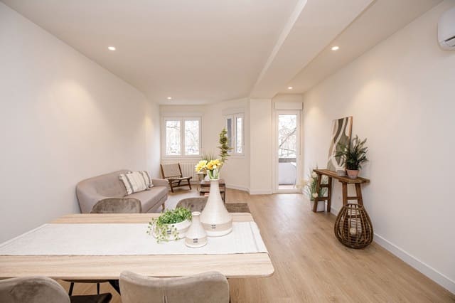 3 soverom Leilighet til salgs i Sant Pere, Santa Caterina i La Ribera, Barcelona by - € 520 000 (Ref: 9677911)