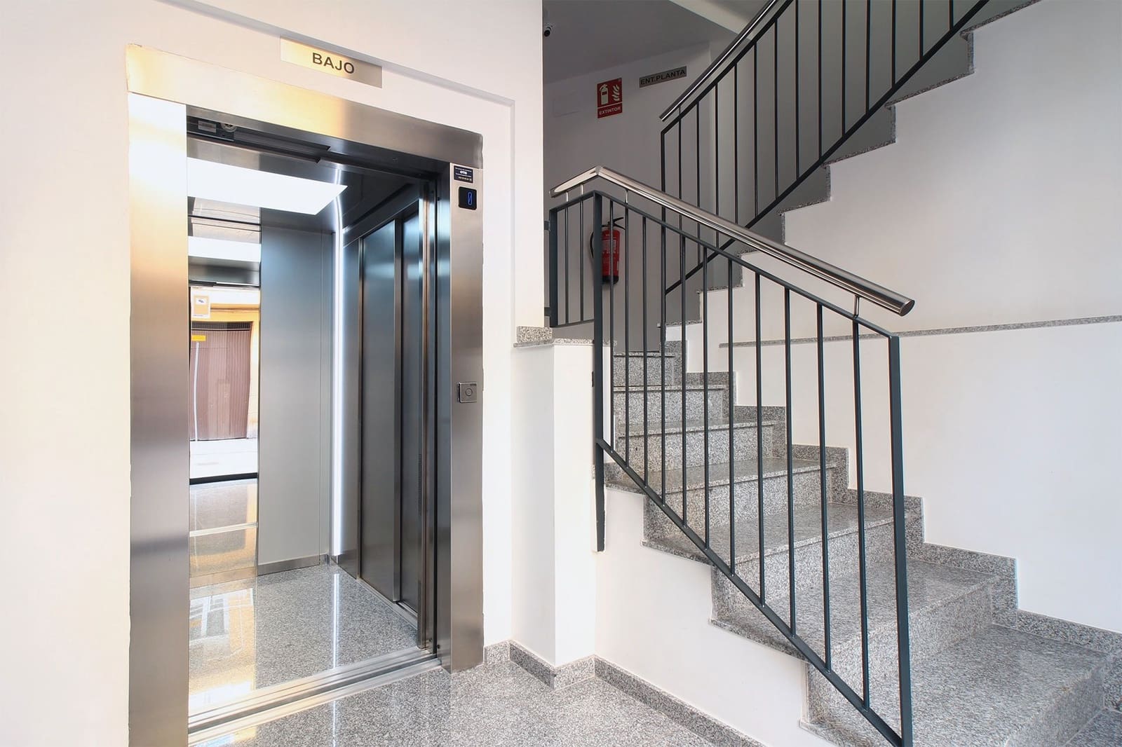 3 Zimmer Penthouse zu verkaufen in Albacete Stadt mit Pool - 433.000 € (Ref: 9678212)