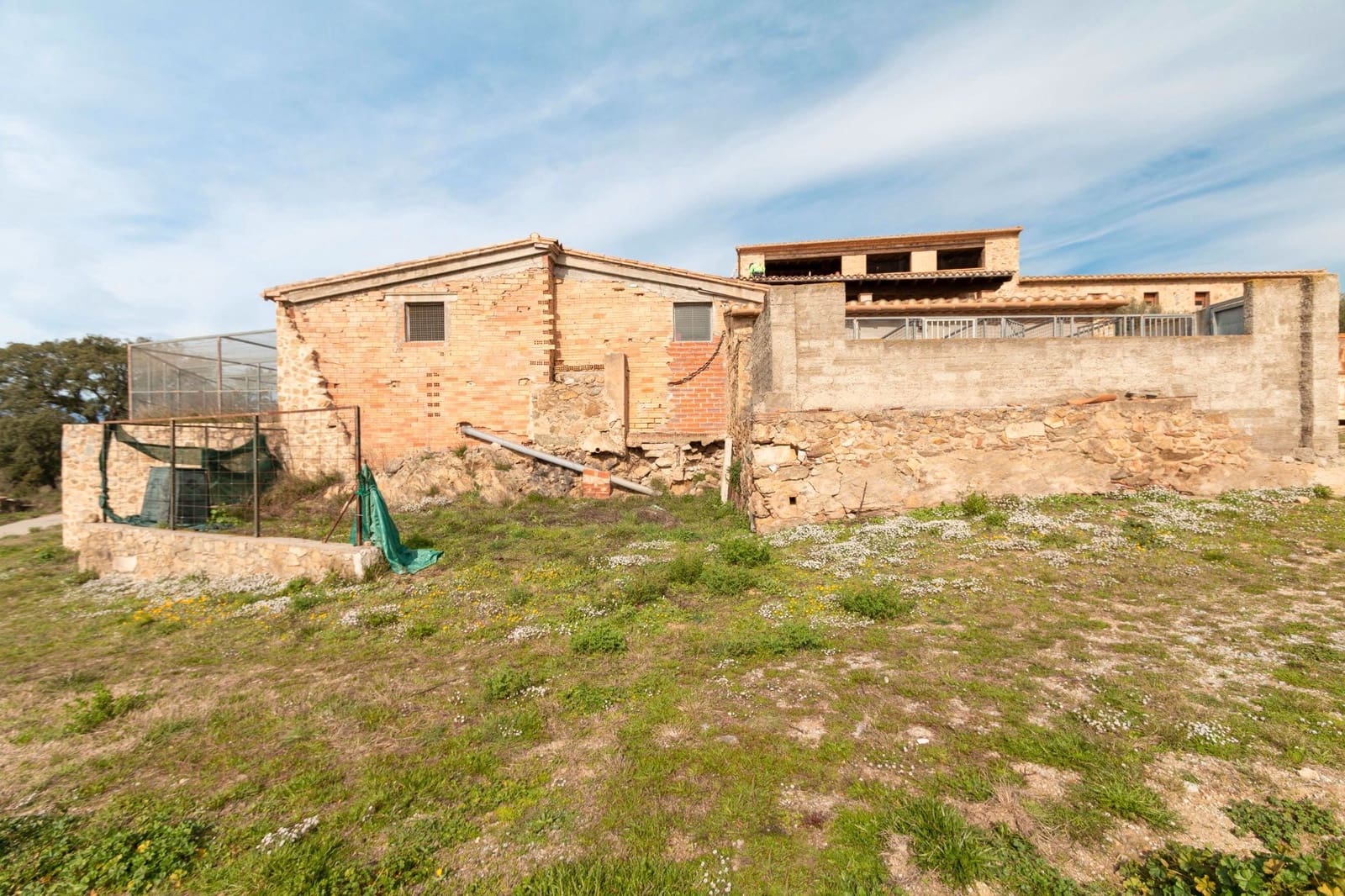 2 makuuhuone Maalaistalo myytävänä paikassa Capmany mukana 
autotalli - 940 000 € (Ref: 9679301)