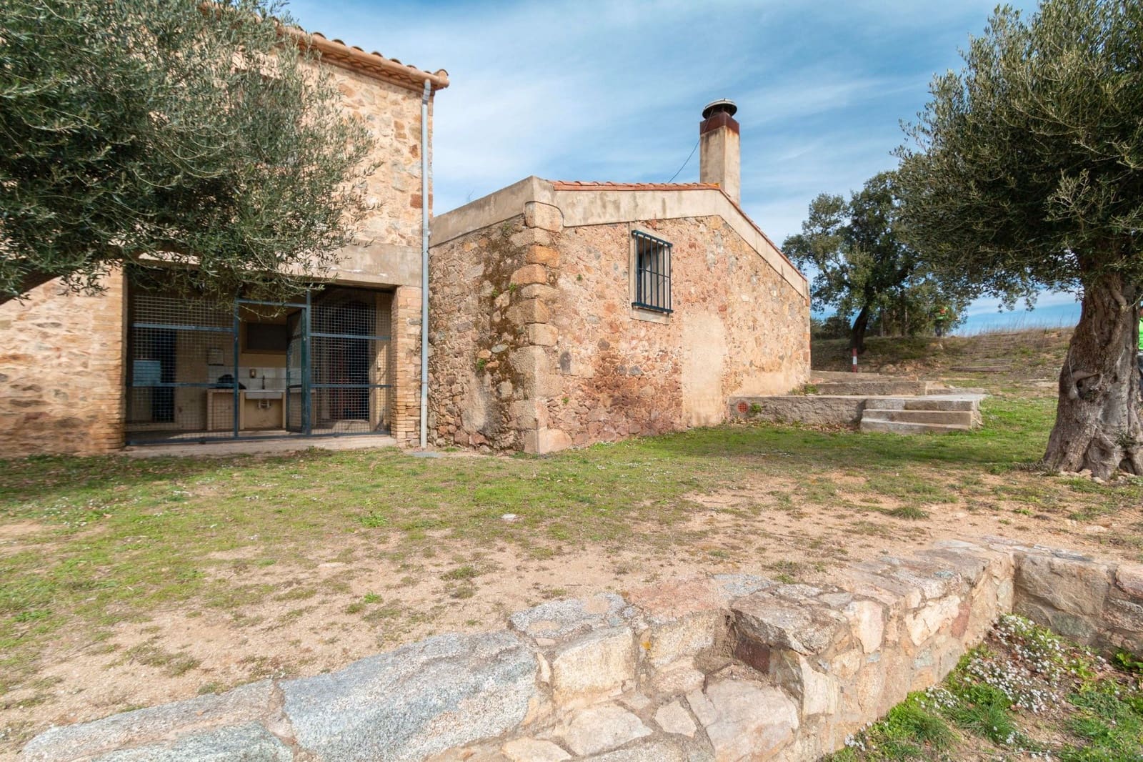 2 makuuhuone Maalaistalo myytävänä paikassa Capmany mukana 
autotalli - 940 000 € (Ref: 9679301)