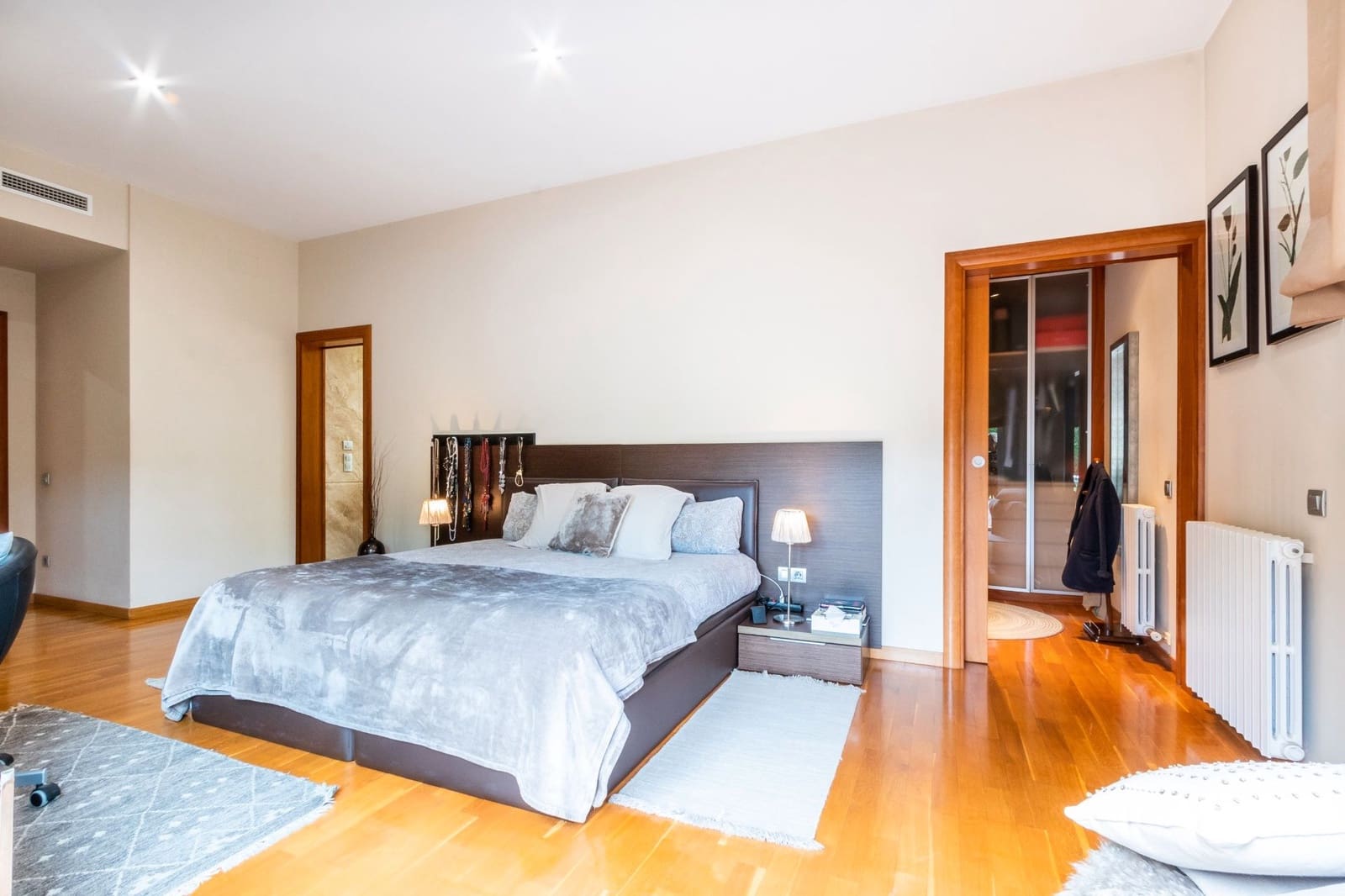 5 sypialnia Willa na sprzedaż w Sant Quirze del Valles z basenem garażem - 995 000 € (Ref: 9684367)