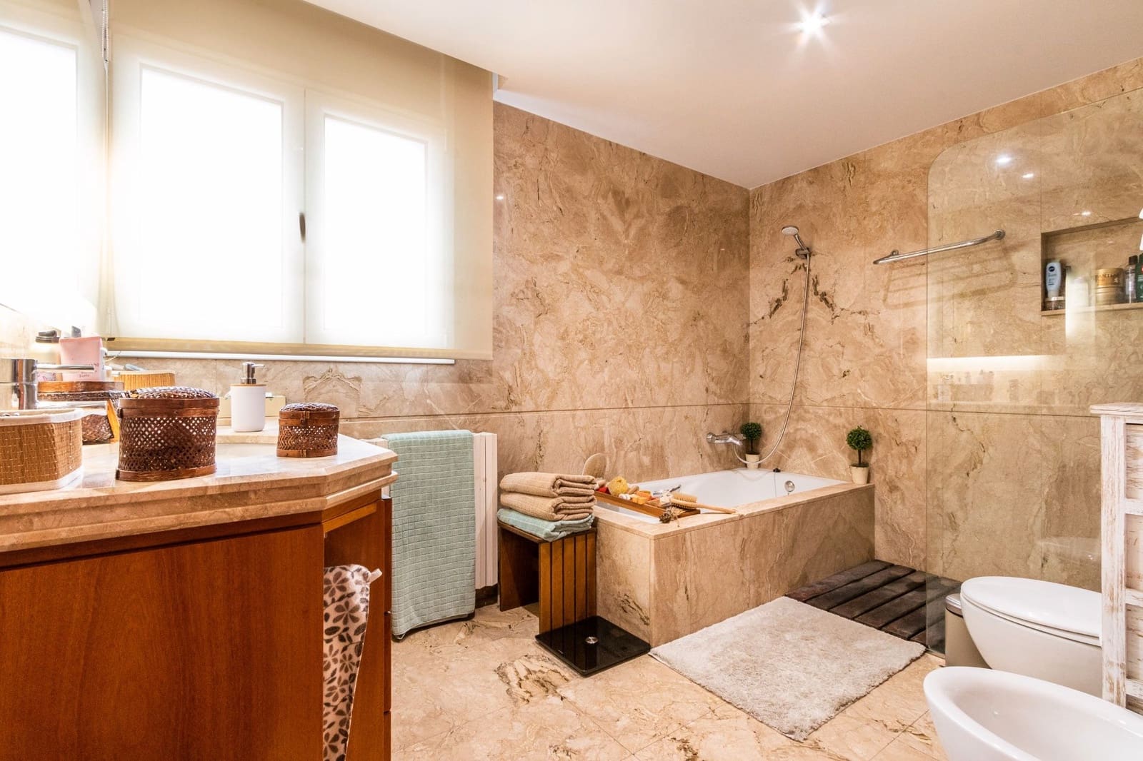 5 sypialnia Willa na sprzedaż w Sant Quirze del Valles z basenem garażem - 995 000 € (Ref: 9684367)