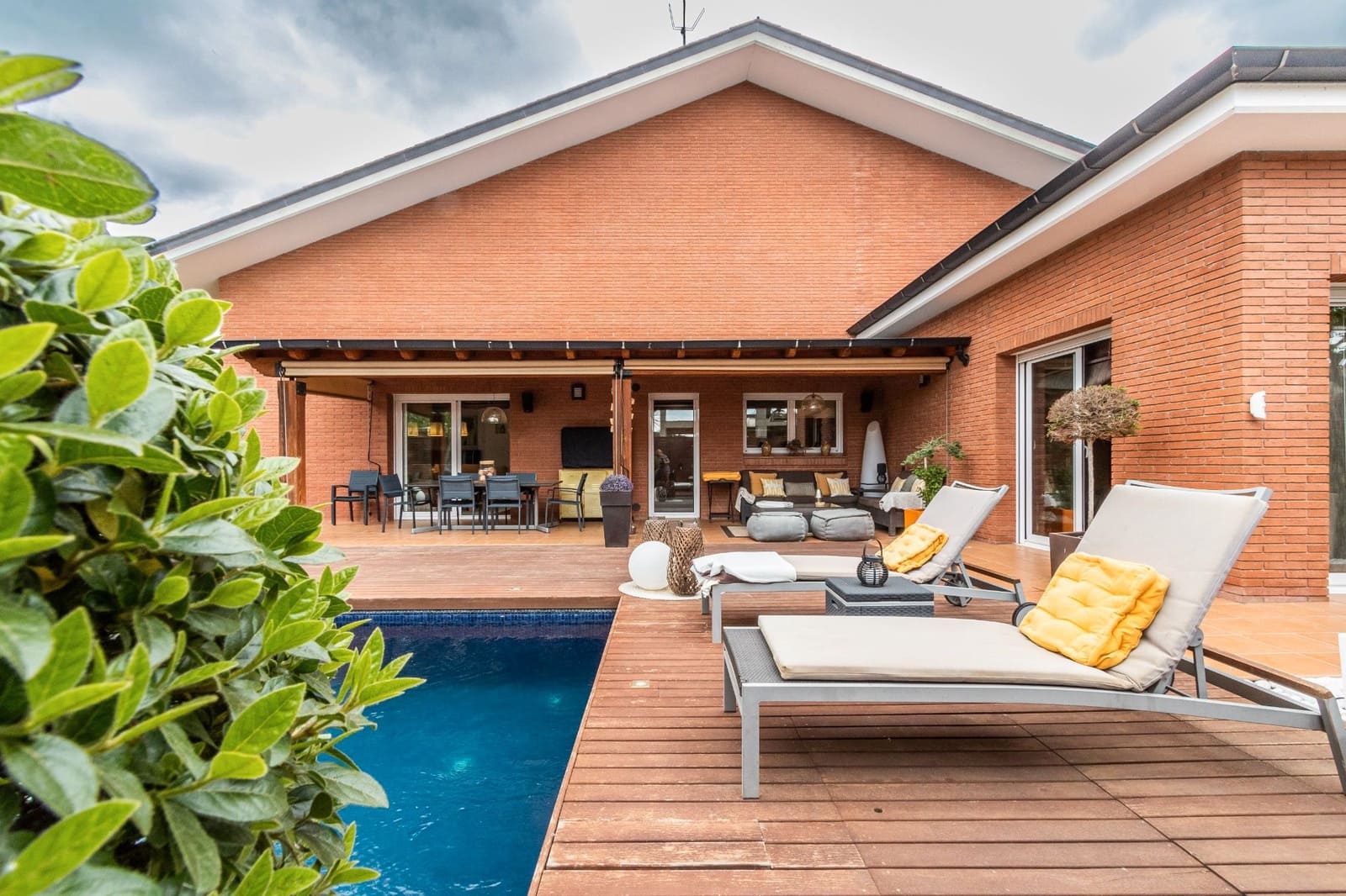 5 sypialnia Willa na sprzedaż w Sant Quirze del Valles z basenem garażem - 995 000 € (Ref: 9684367)