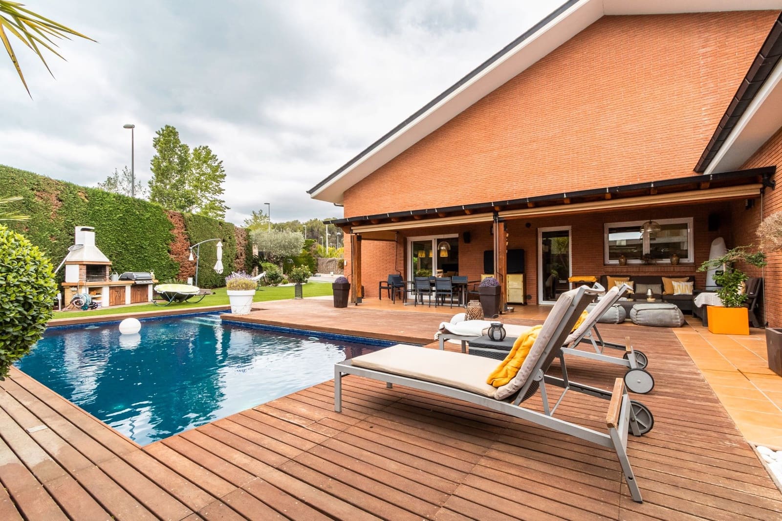 5 sypialnia Willa na sprzedaż w Sant Quirze del Valles z basenem garażem - 995 000 € (Ref: 9684367)