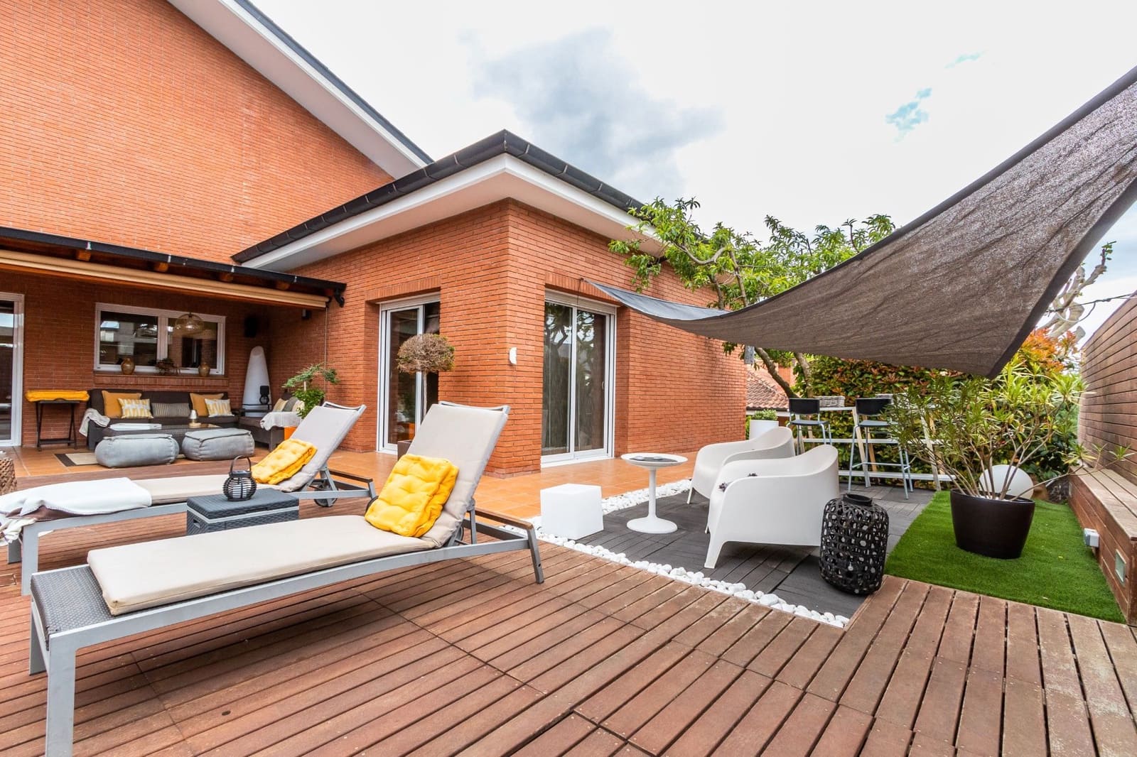 5 sypialnia Willa na sprzedaż w Sant Quirze del Valles z basenem garażem - 995 000 € (Ref: 9684367)