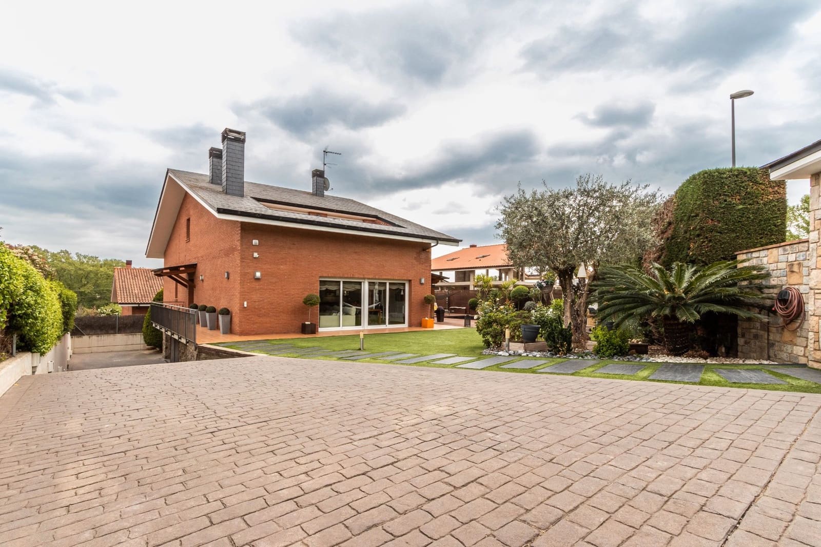 5 sypialnia Willa na sprzedaż w Sant Quirze del Valles z basenem garażem - 995 000 € (Ref: 9684367)