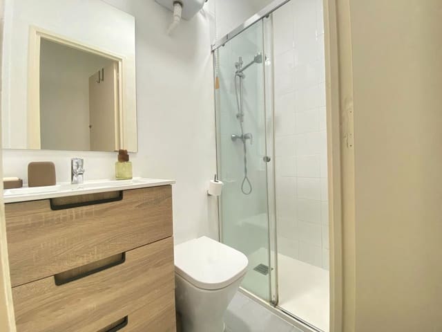 1 quarto Apartamento para venda em La Barceloneta, Barcelona cidade - 195 000 € (Ref: 9685621)