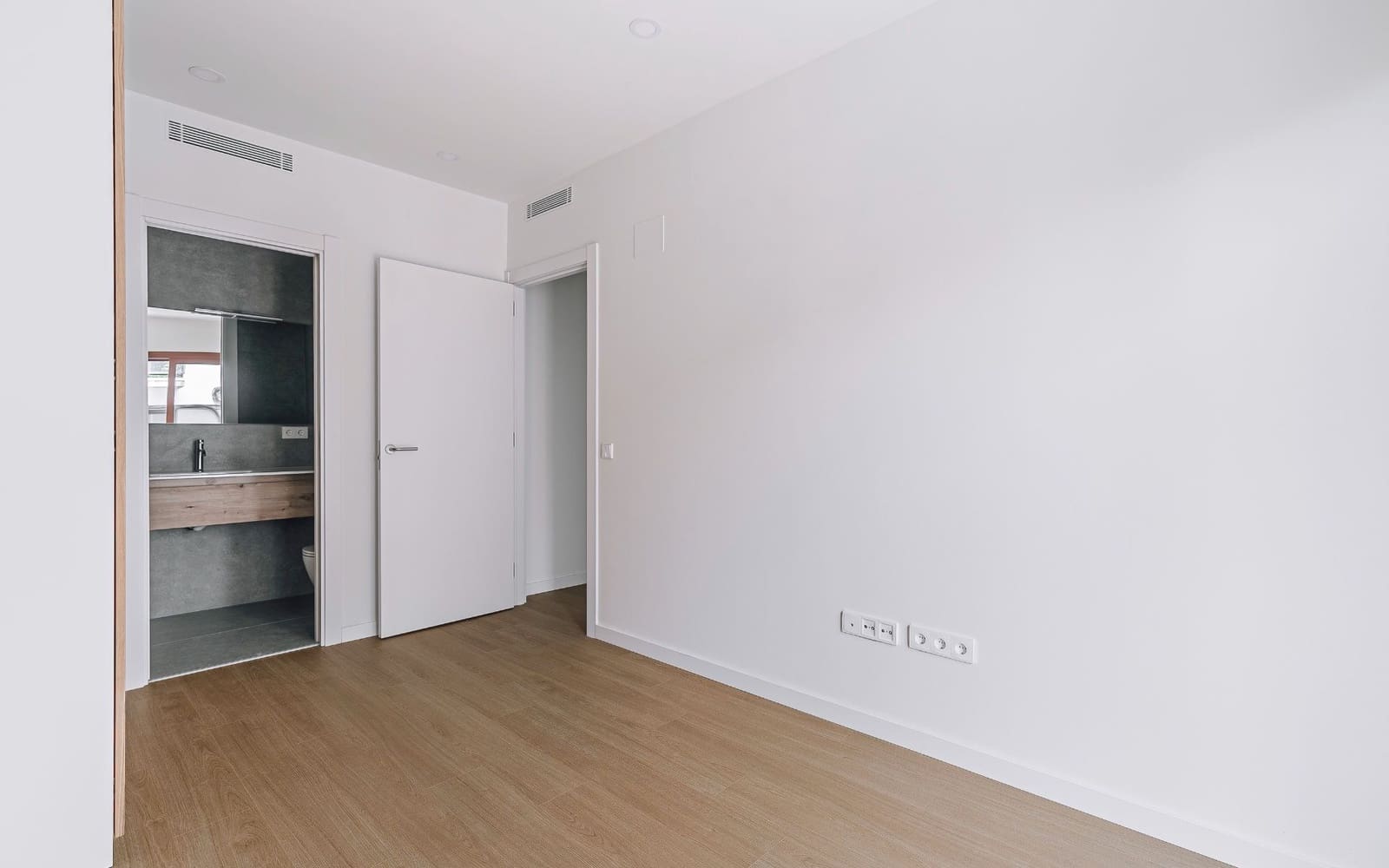2 quarto Apartamento para arrendar em Barcelona cidade com garagem - 1 700 € (Ref: 9687542)