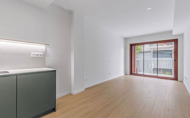 2 quarto Apartamento para arrendar em El Guinardó, Barcelona cidade com garagem - 1 700 € (Ref: 9687542)