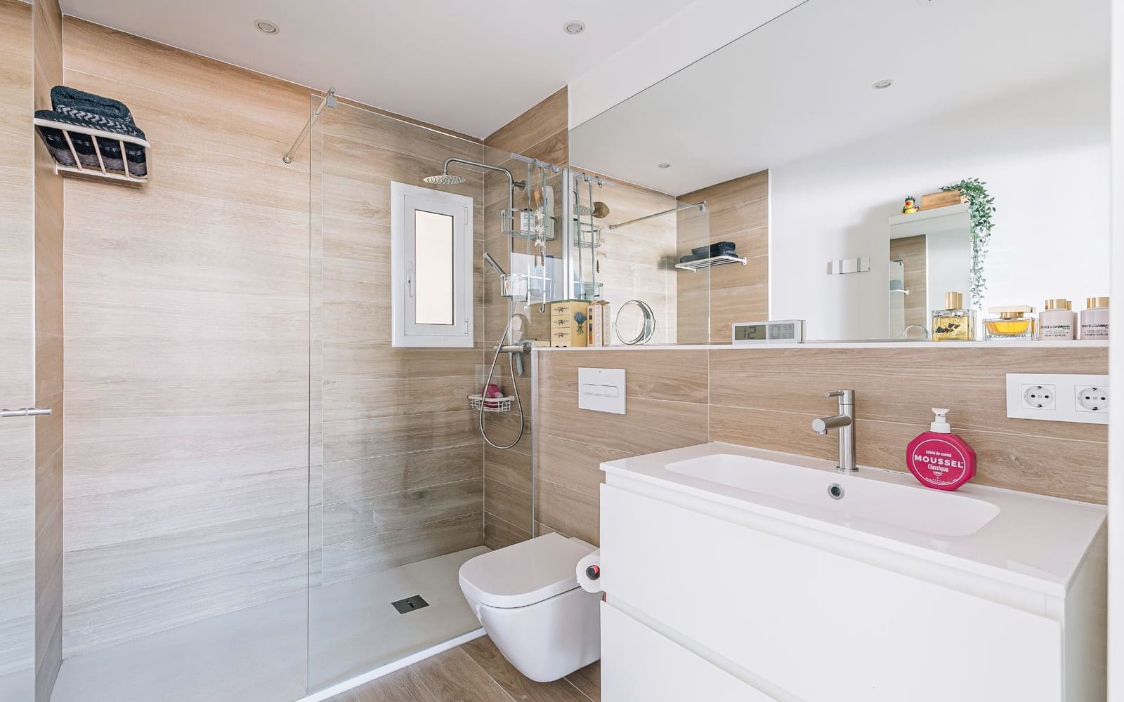 3 slaapkamer Flat te koop in Barcelona stad met zwembad garage - € 650.000 (Ref: 9697775)