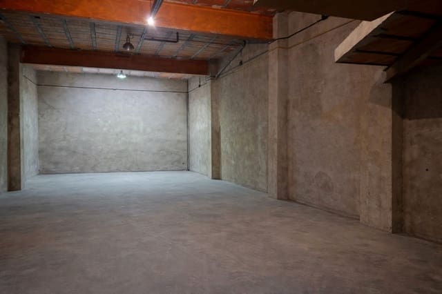 Local Commercial à vendre à Vilafranca del Penedès - 145 000 € (Ref: 9697873)