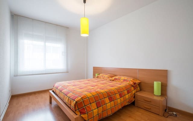 4 bedroom Flat for sale in Sant Antoni, Barcelona city - € 551,200 (Ref: 9700010)