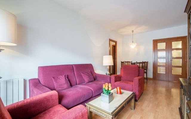 4 bedroom Flat for sale in Sant Antoni, Barcelona city - € 551,200 (Ref: 9700010)