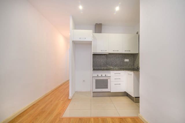 Piso de 3 habitaciones en Sant Antoni, Barcelona ciudad en venta - 395.000 € (Ref: 9713275)