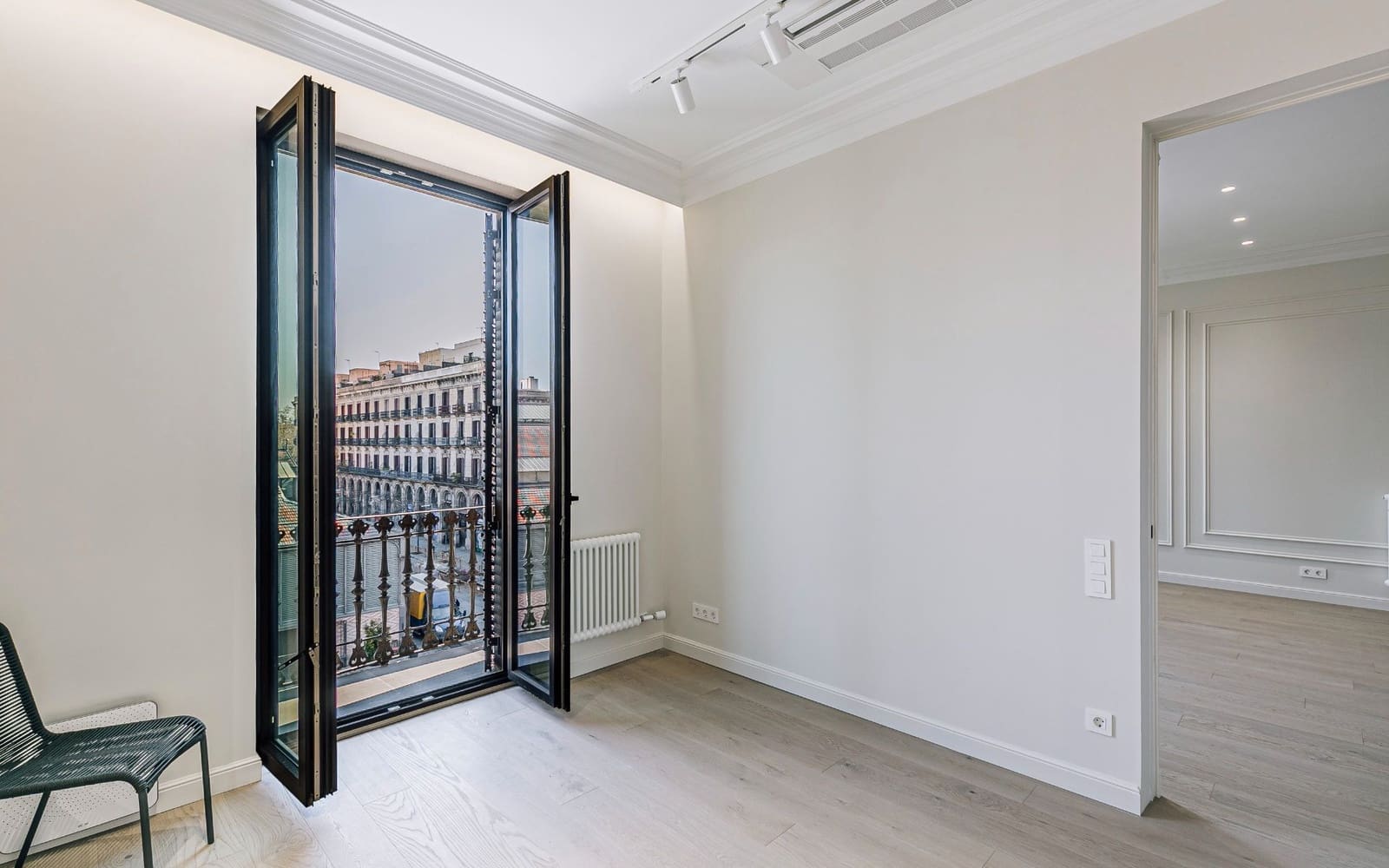 2 slaapkamer Flat te koop in Barcelona stad - € 1.050.000 (Ref: 9716779)