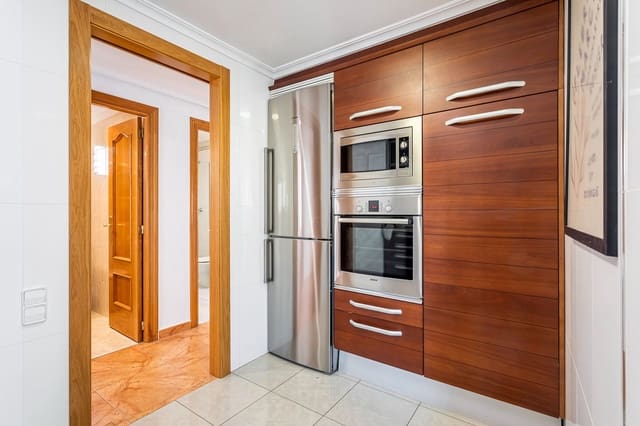 3 slaapkamer Flat te koop in Jaume Roig, Valencia stad - € 440.000 (Ref: 9716781)