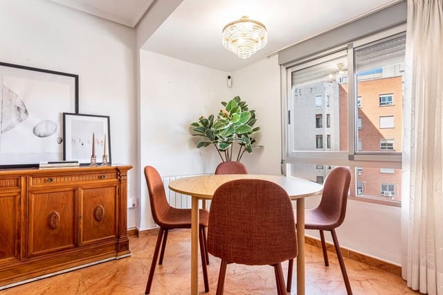 3 slaapkamer Flat te koop in Jaume Roig, Valencia stad - € 440.000 (Ref: 9716781)