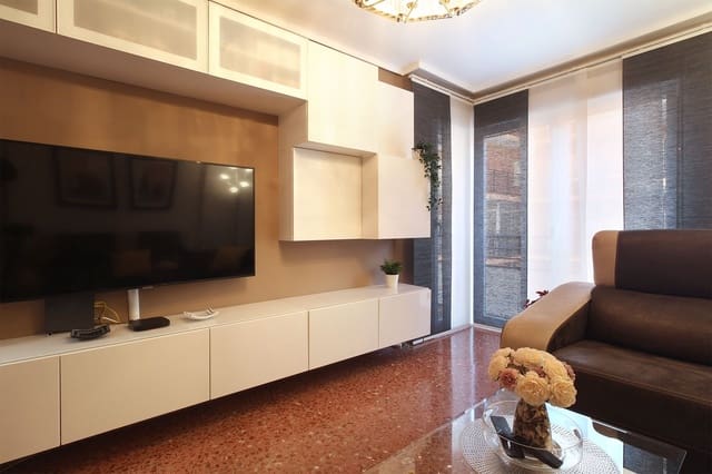 3 bedroom Flat for sale in Franciscanos, Albacete city - € 215,000 (Ref: 9719318)