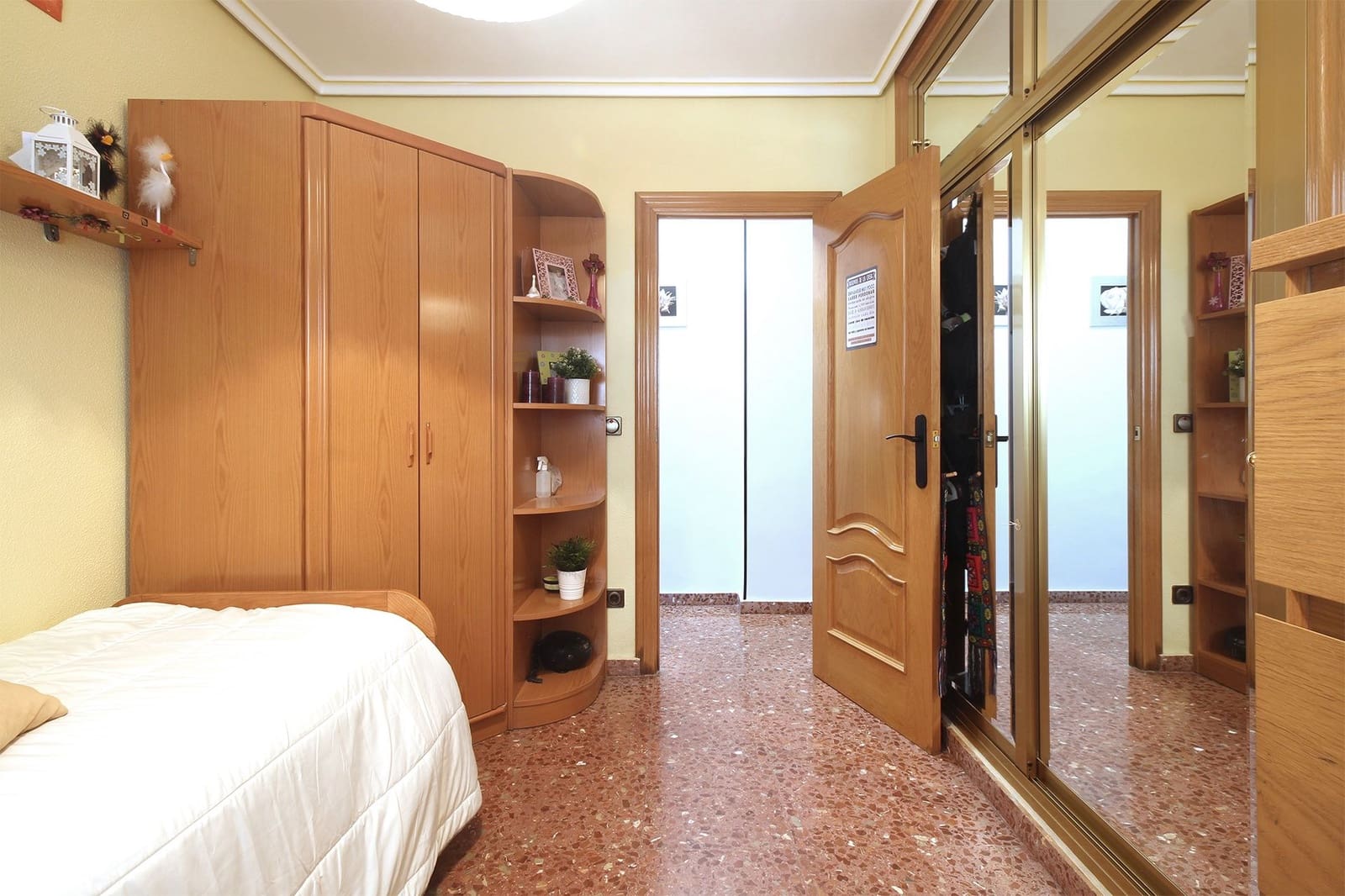 3 bedroom Flat for sale in Albacete city - € 215,000 (Ref: 9719318)