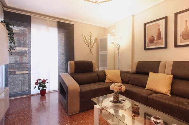 3 bedroom Flat for sale in Franciscanos, Albacete city - € 215,000 (Ref: 9719318)