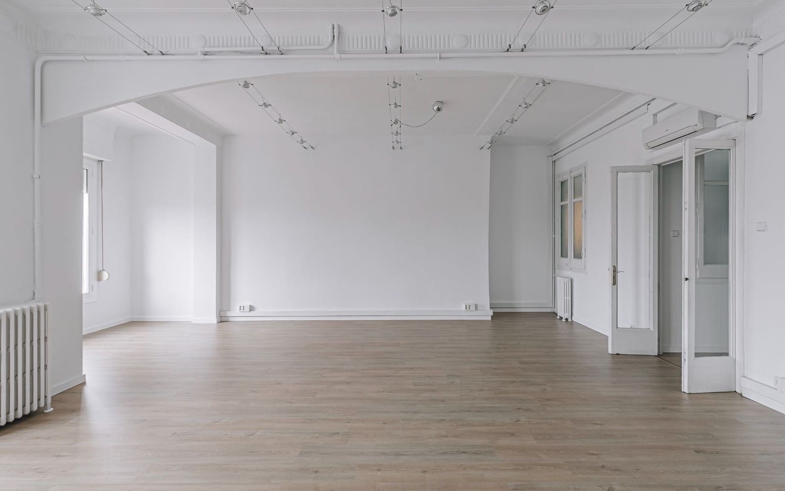 Bureau à louer à Barcelone ville - 2 400 € (Ref: 9720335)