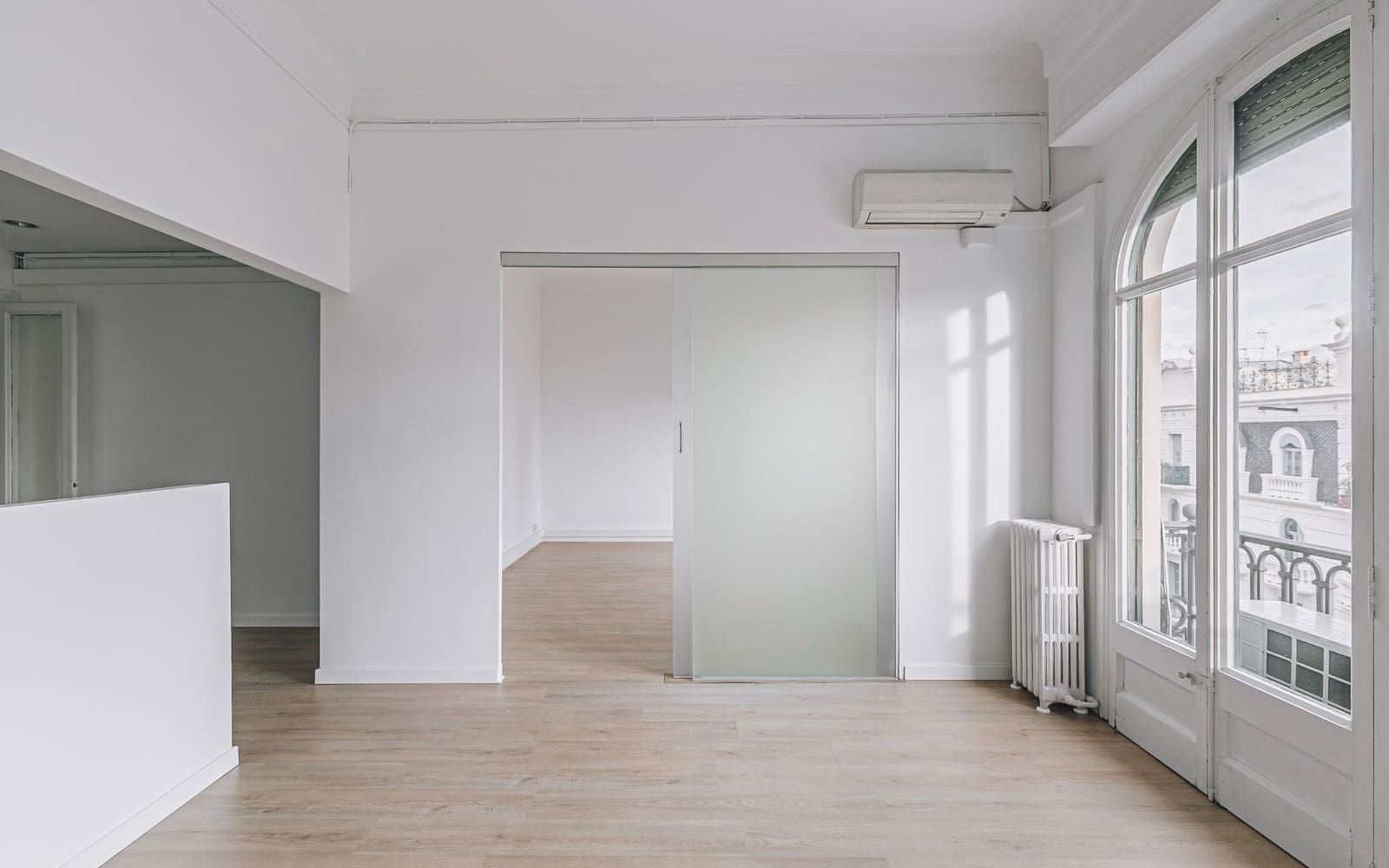 Bureau à louer à Barcelone ville - 2 400 € (Ref: 9720335)