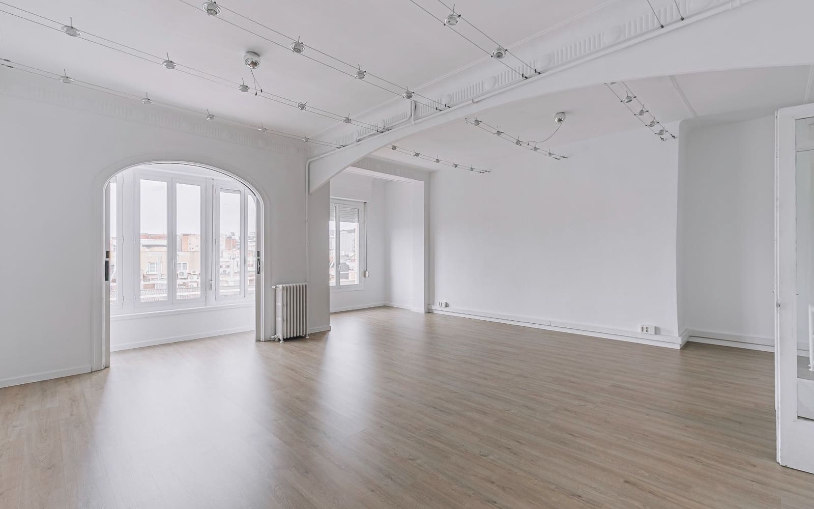 Bureau à louer à Barcelone ville - 2 400 € (Ref: 9720335)