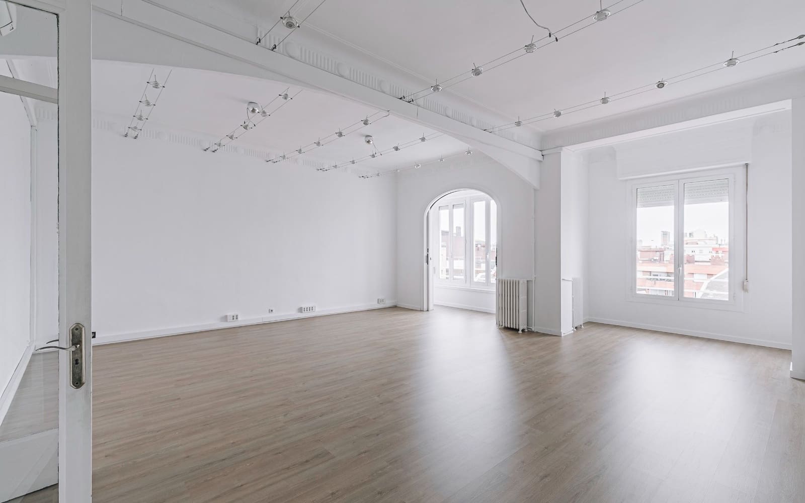 Bureau à louer à Barcelone ville - 2 400 € (Ref: 9720335)