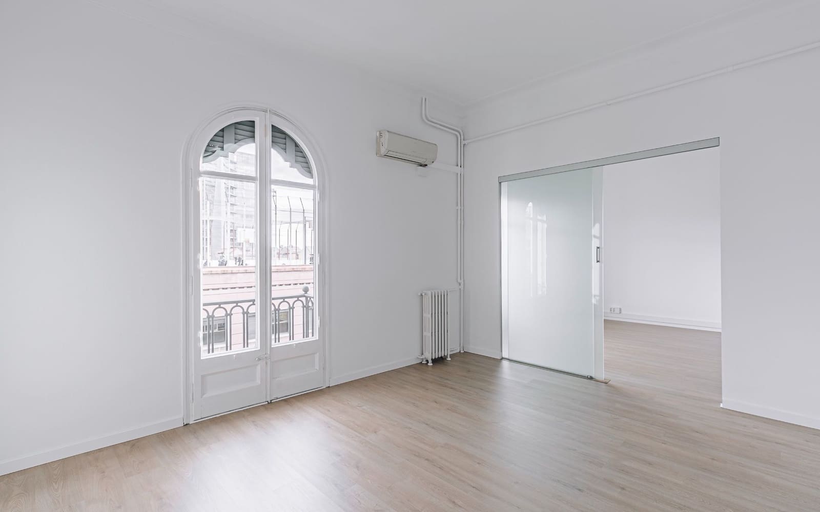 Bureau à louer à Barcelone ville - 2 400 € (Ref: 9720335)