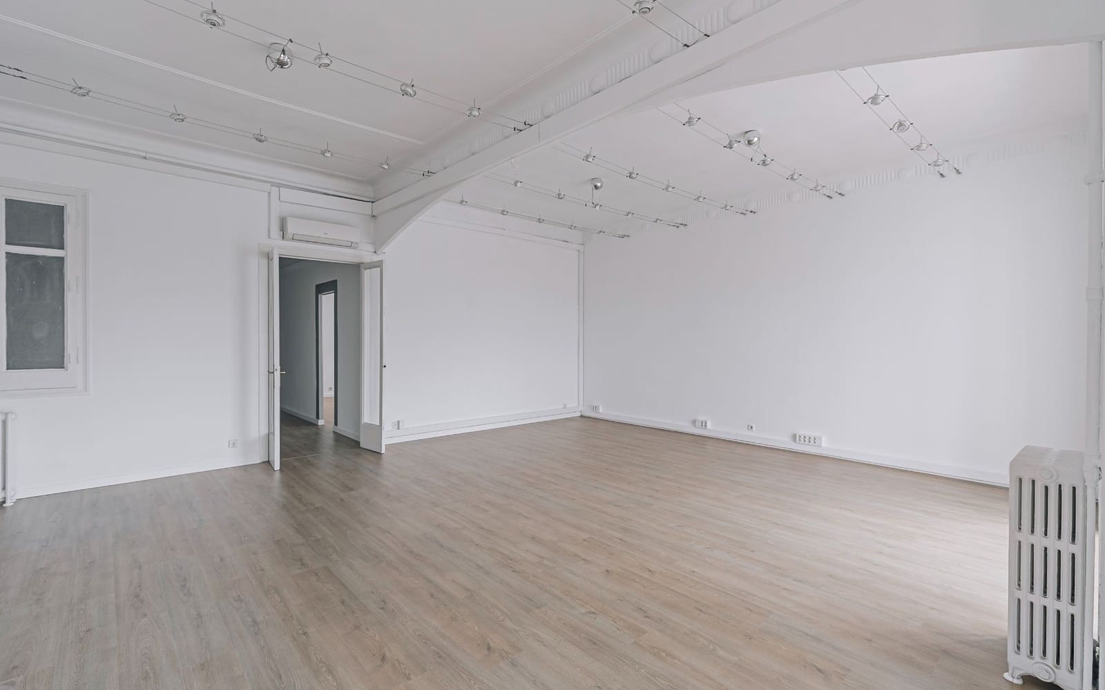 Bureau à louer à Barcelone ville - 2 400 € (Ref: 9720335)