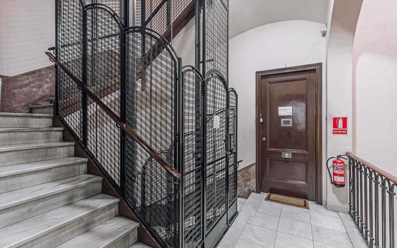 Bureau à louer à Barcelone ville - 2 400 € (Ref: 9720335)