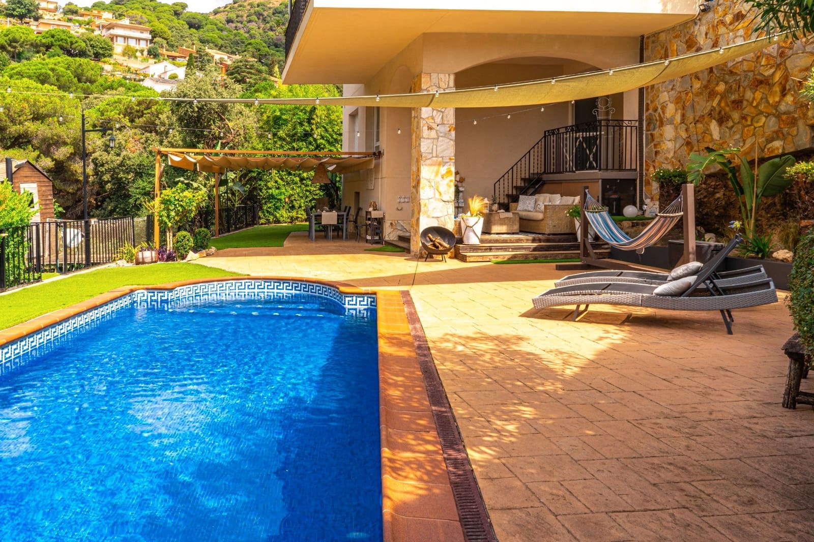 5 Zimmer Villa zu verkaufen in Alella mit Pool Garage - 895.000 € (Ref: 9725154)