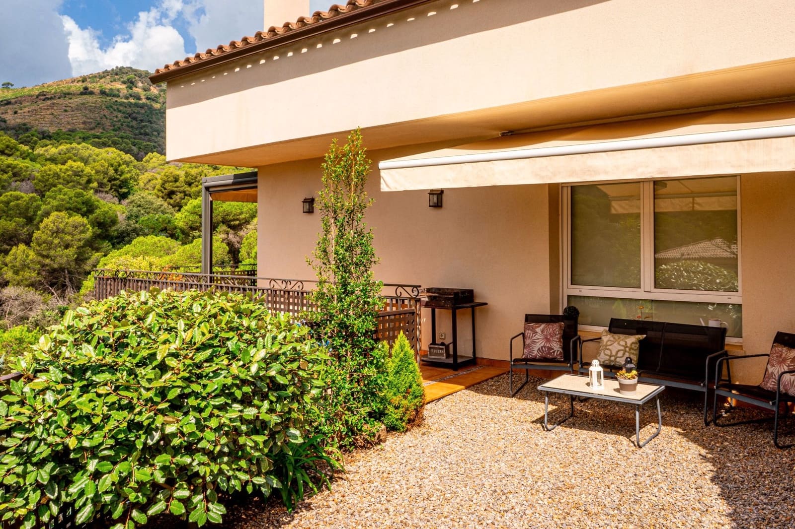 5 Zimmer Villa zu verkaufen in Alella mit Pool Garage - 895.000 € (Ref: 9725154)