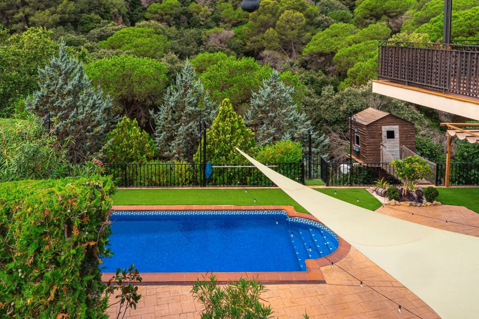 5 Zimmer Villa zu verkaufen in Alella mit Pool Garage - 895.000 € (Ref: 9725154)