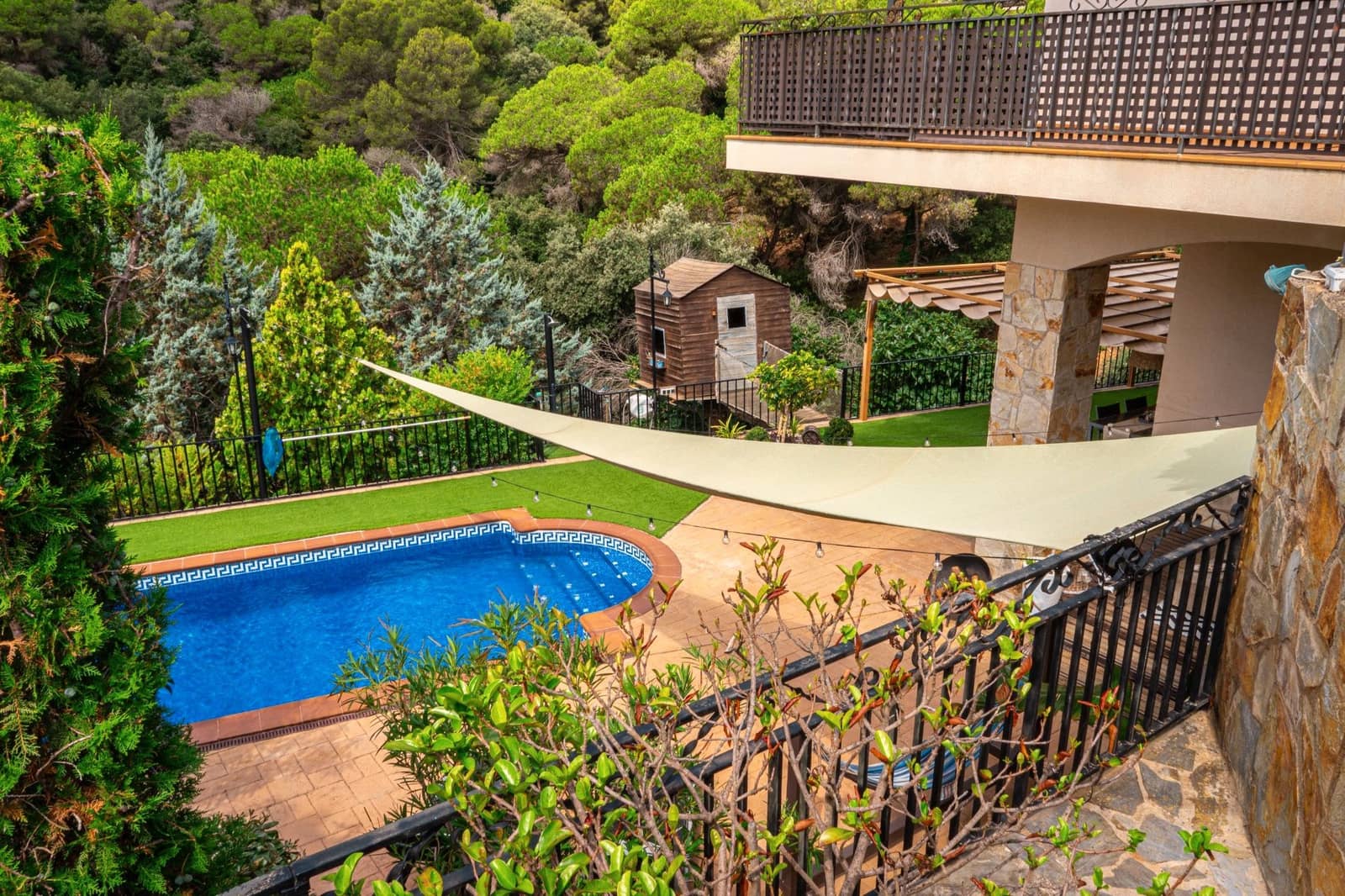 5 Zimmer Villa zu verkaufen in Alella mit Pool Garage - 895.000 € (Ref: 9725154)