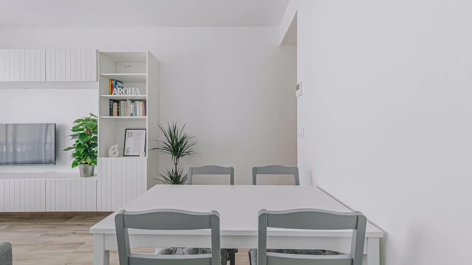 3 bedroom Flat for sale in Cornella de Llobregat - € 250,000 (Ref: 9733421)