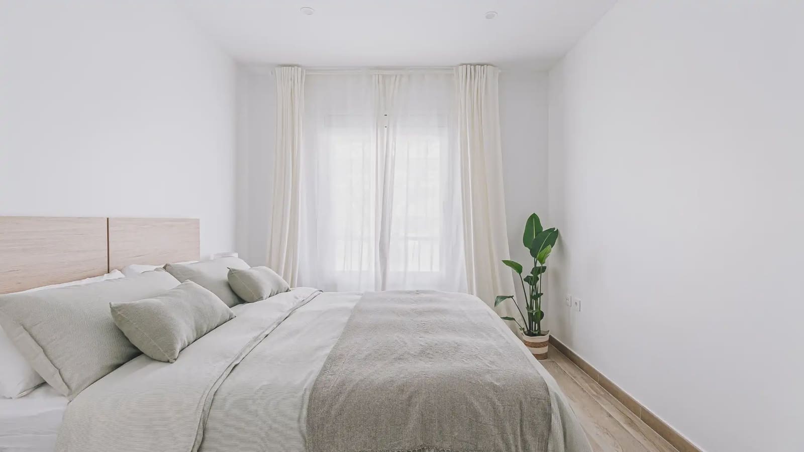 3 bedroom Flat for sale in Cornella de Llobregat - € 250,000 (Ref: 9733421)