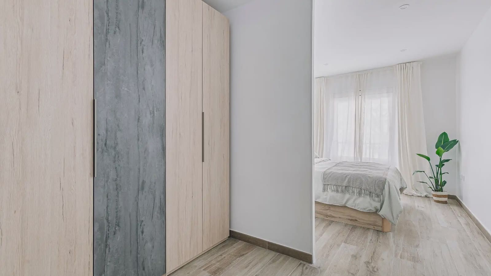 3 bedroom Flat for sale in Cornella de Llobregat - € 250,000 (Ref: 9733421)