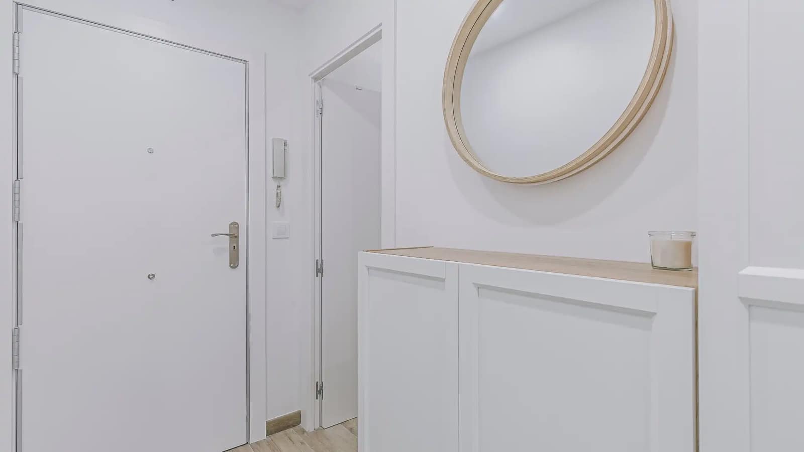 3 bedroom Flat for sale in Cornella de Llobregat - € 250,000 (Ref: 9733421)