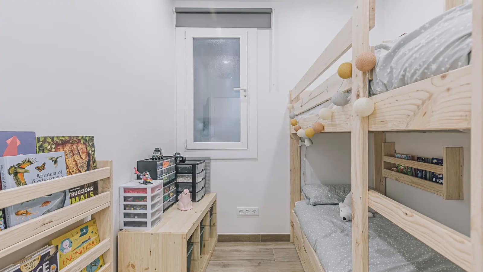 3 bedroom Flat for sale in Cornella de Llobregat - € 250,000 (Ref: 9733421)