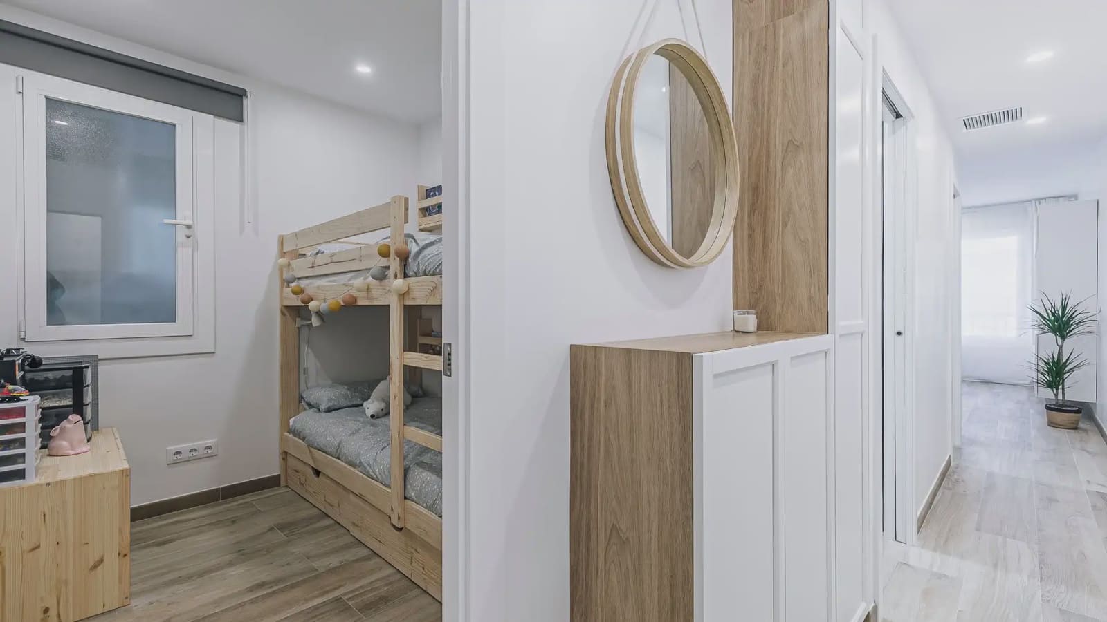 3 bedroom Flat for sale in Cornella de Llobregat - € 250,000 (Ref: 9733421)