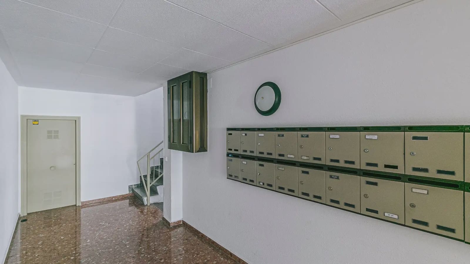 3 bedroom Flat for sale in Cornella de Llobregat - € 250,000 (Ref: 9733421)