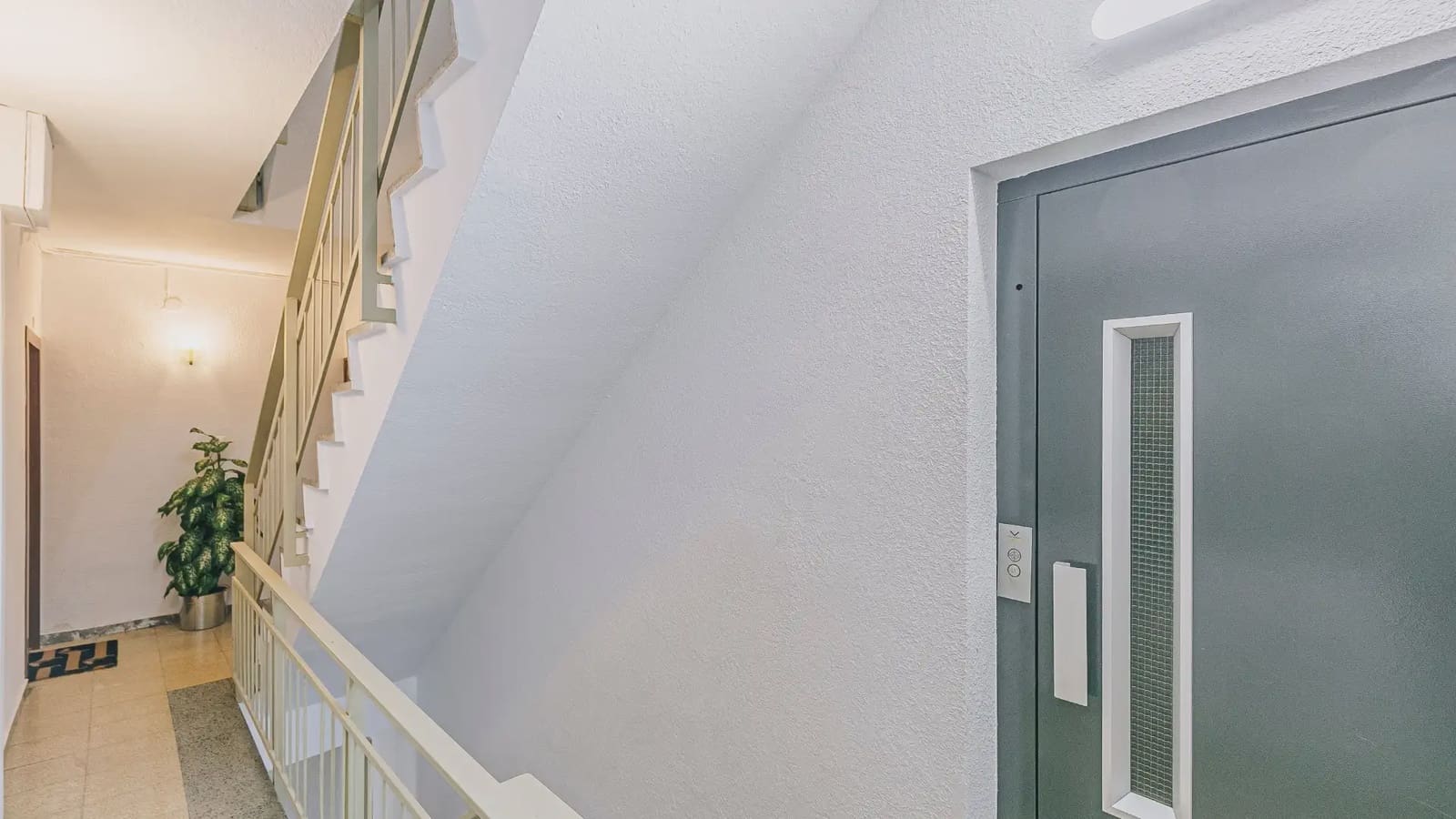 3 bedroom Flat for sale in Cornella de Llobregat - € 250,000 (Ref: 9733421)