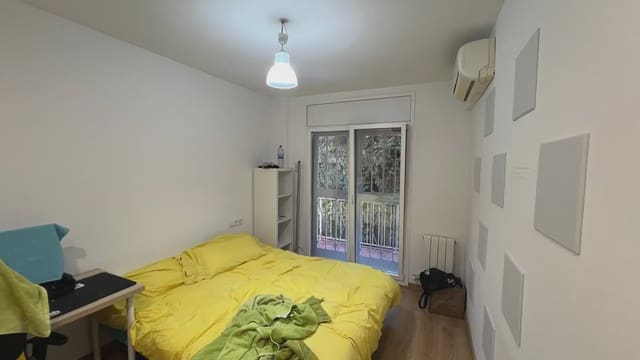 Piso de 4 habitaciones en La Font d'en Fargues, Barcelona ciudad en venta - 465.000 € (Ref: 9734211)